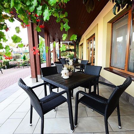 كورنيك Hotel Daglezja Nad Jeziorem Kornickim المظهر الخارجي الصورة