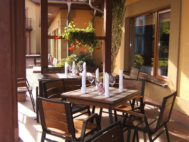 كورنيك Hotel Daglezja Nad Jeziorem Kornickim المظهر الخارجي الصورة