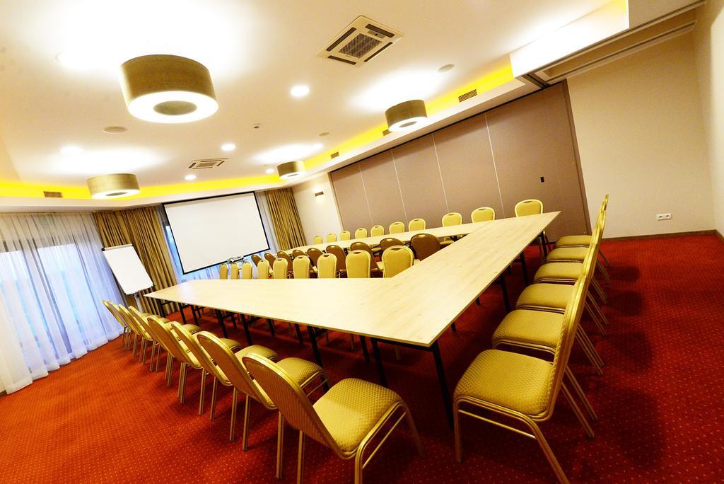 كورنيك Hotel Daglezja Nad Jeziorem Kornickim المظهر الخارجي الصورة