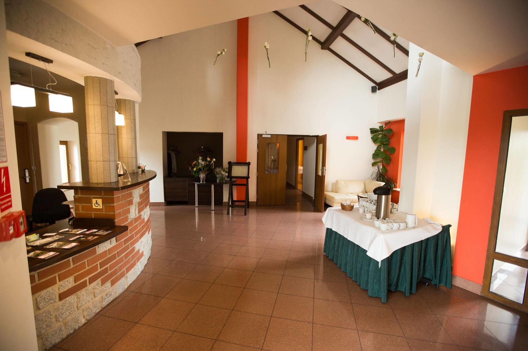 كورنيك Hotel Daglezja Nad Jeziorem Kornickim المظهر الخارجي الصورة