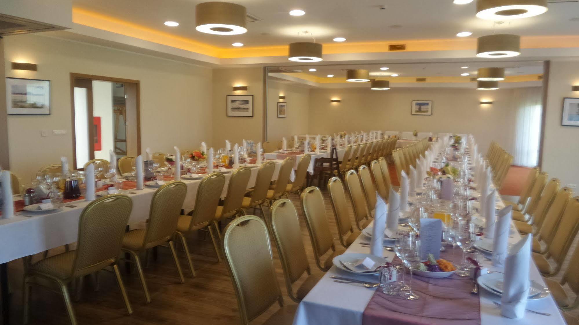كورنيك Hotel Daglezja Nad Jeziorem Kornickim المظهر الخارجي الصورة